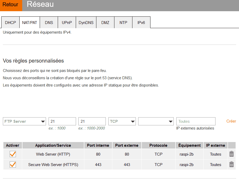 Exemple d'interface de routeur, avec deux règles de transfert vers la machine appelée "raspi-2b".